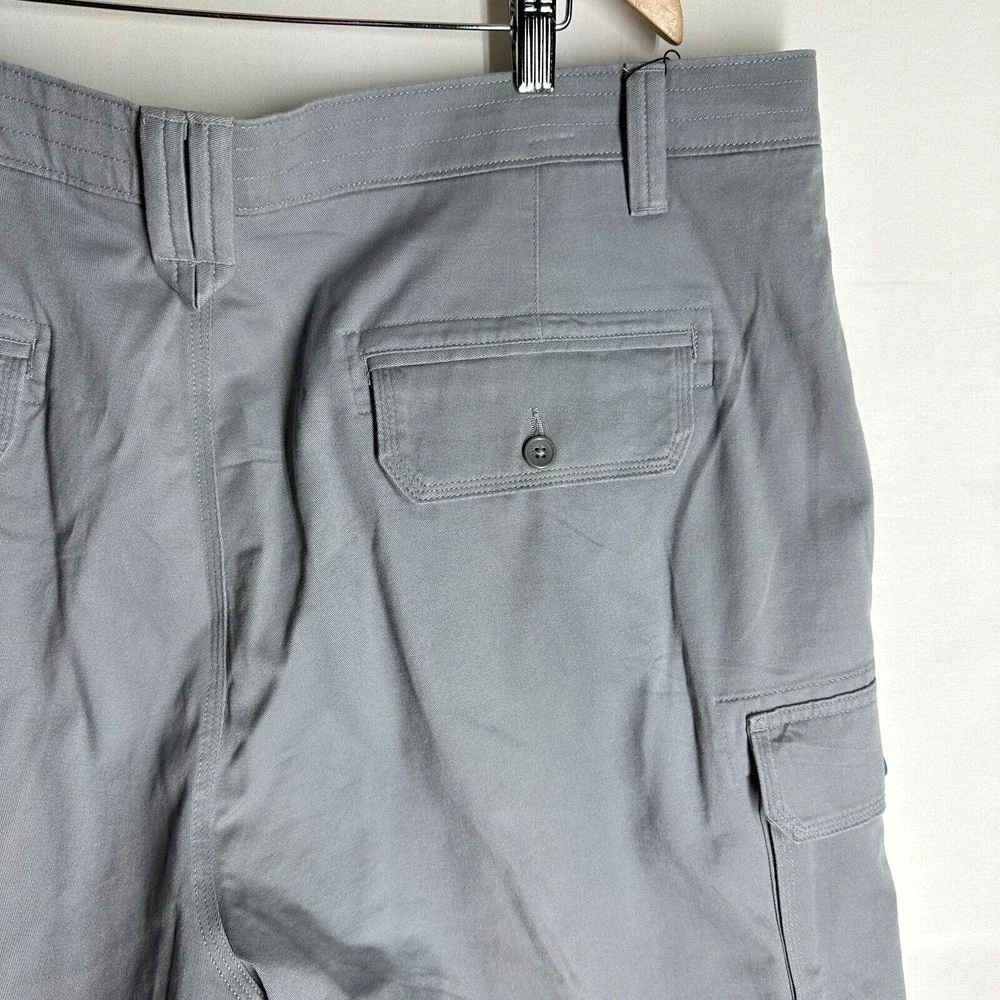 NWT Roundtree & Yorke Casual Mens Shorts 46 Gray Flat Front Stretch 9
